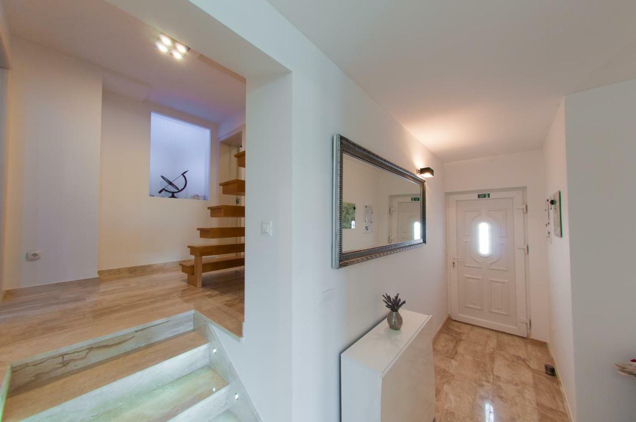 Villa Hera Sevid Esterno foto